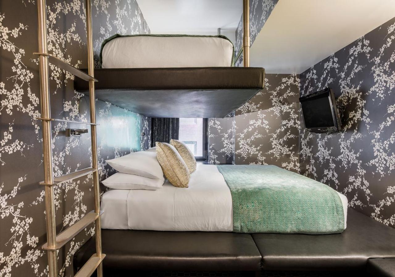 45 Times Square Hotel Ню Йорк Екстериор снимка