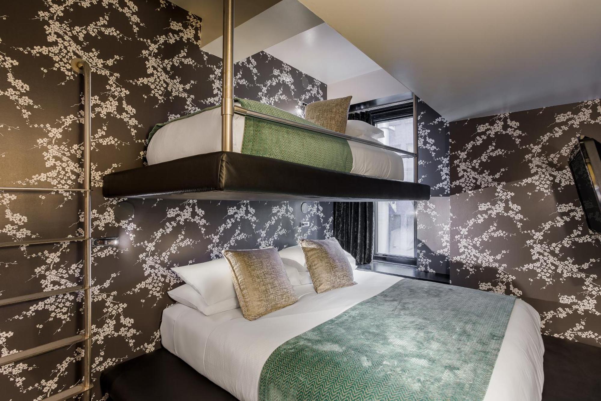 45 Times Square Hotel Ню Йорк Екстериор снимка